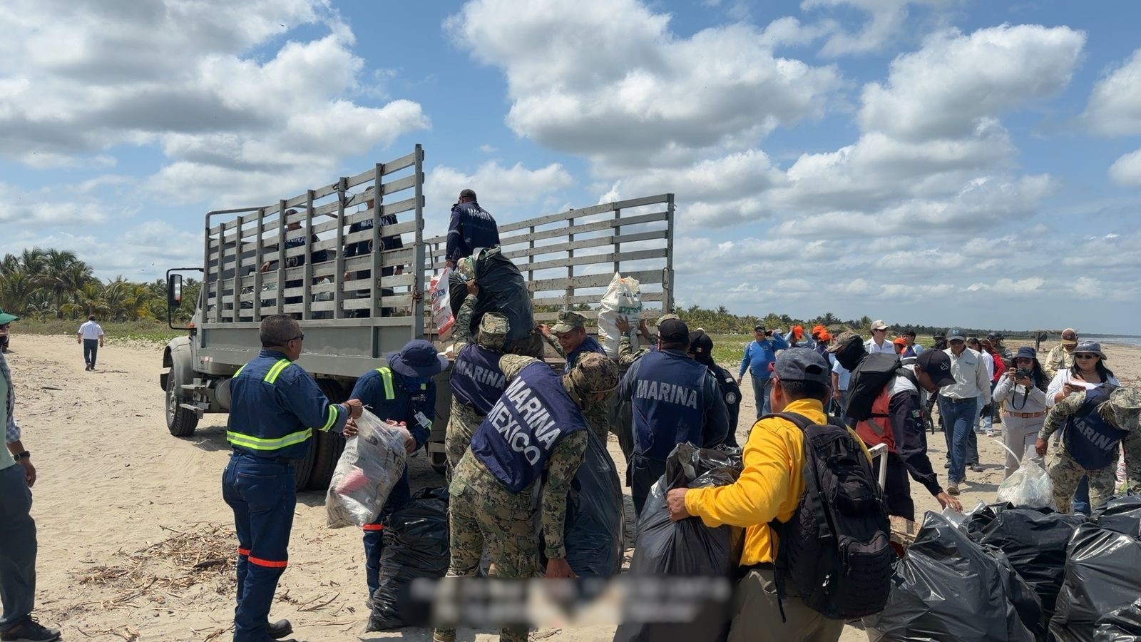 Campaña Nacional de Limpieza de Playas y Costas