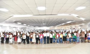 Más de mil 200 jefas de familia recibieron apoyos del programa Tandas para la Mujer, durante el evento encabezado por el gobernador Javier May Rodríguez en el puerto de Frontera, Centla.