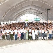 Entrega Javier May 3 mil 755 tabletas a estudiantes de secundaria en Huimanguillo