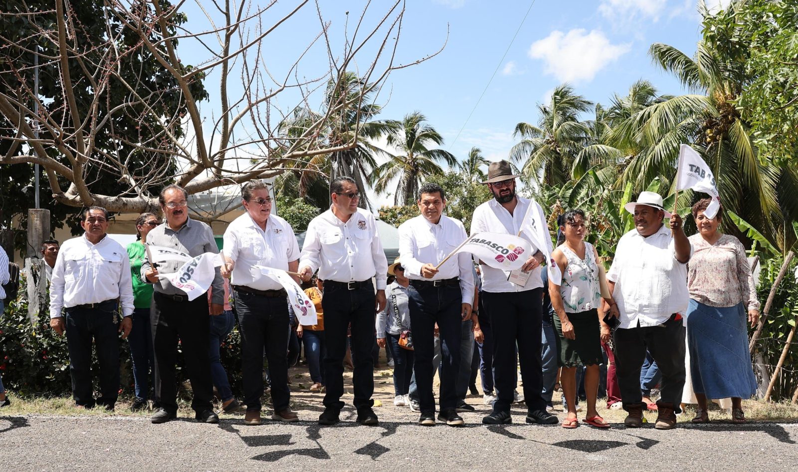 Inicia rehabilitación en carretera Frontera Jonuta