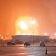 Pemex controla incendio en muelle de Dos Bocas