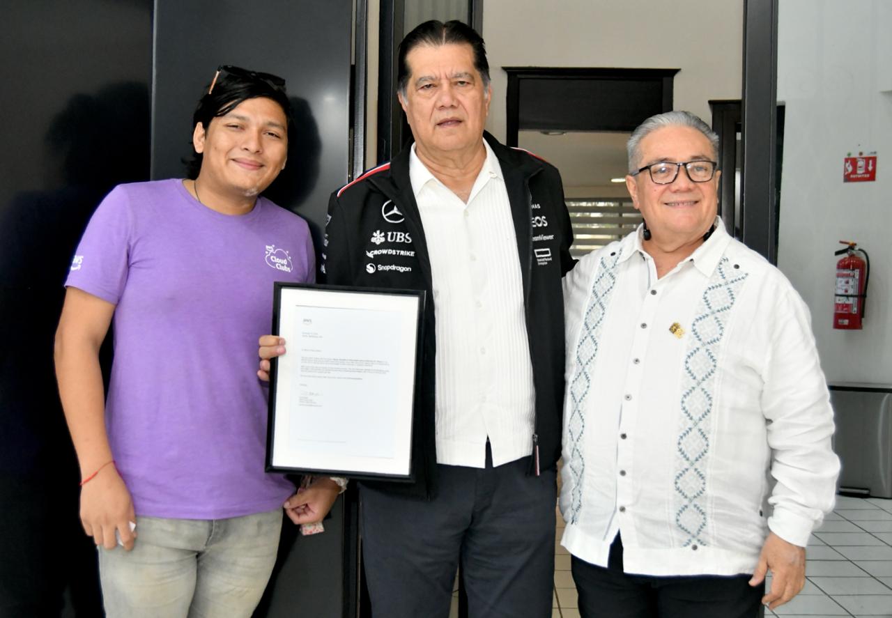 Reconoce el Rector de la UJAT a estudiante