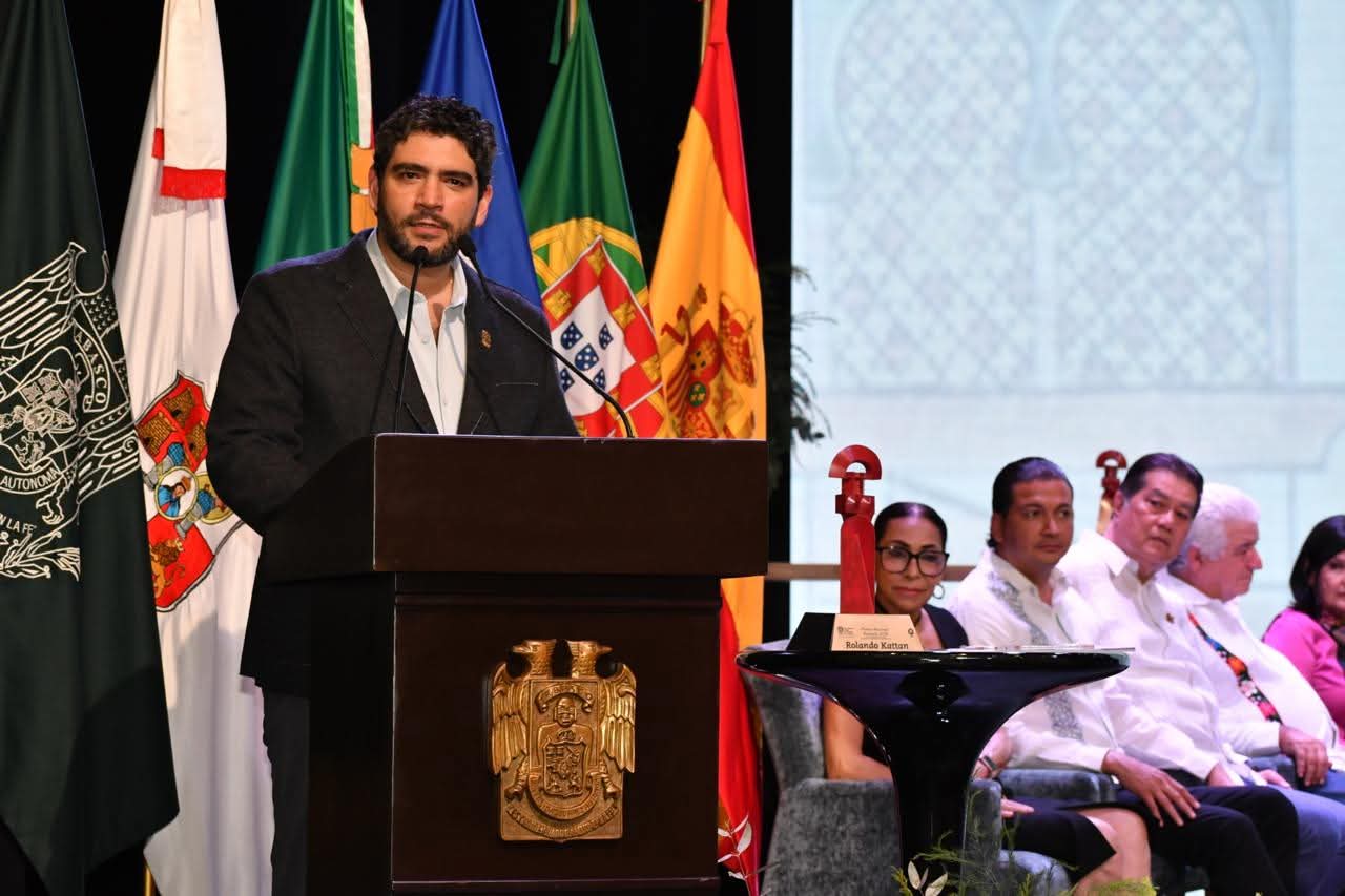 Poeta hondureño Rolando Kattan 