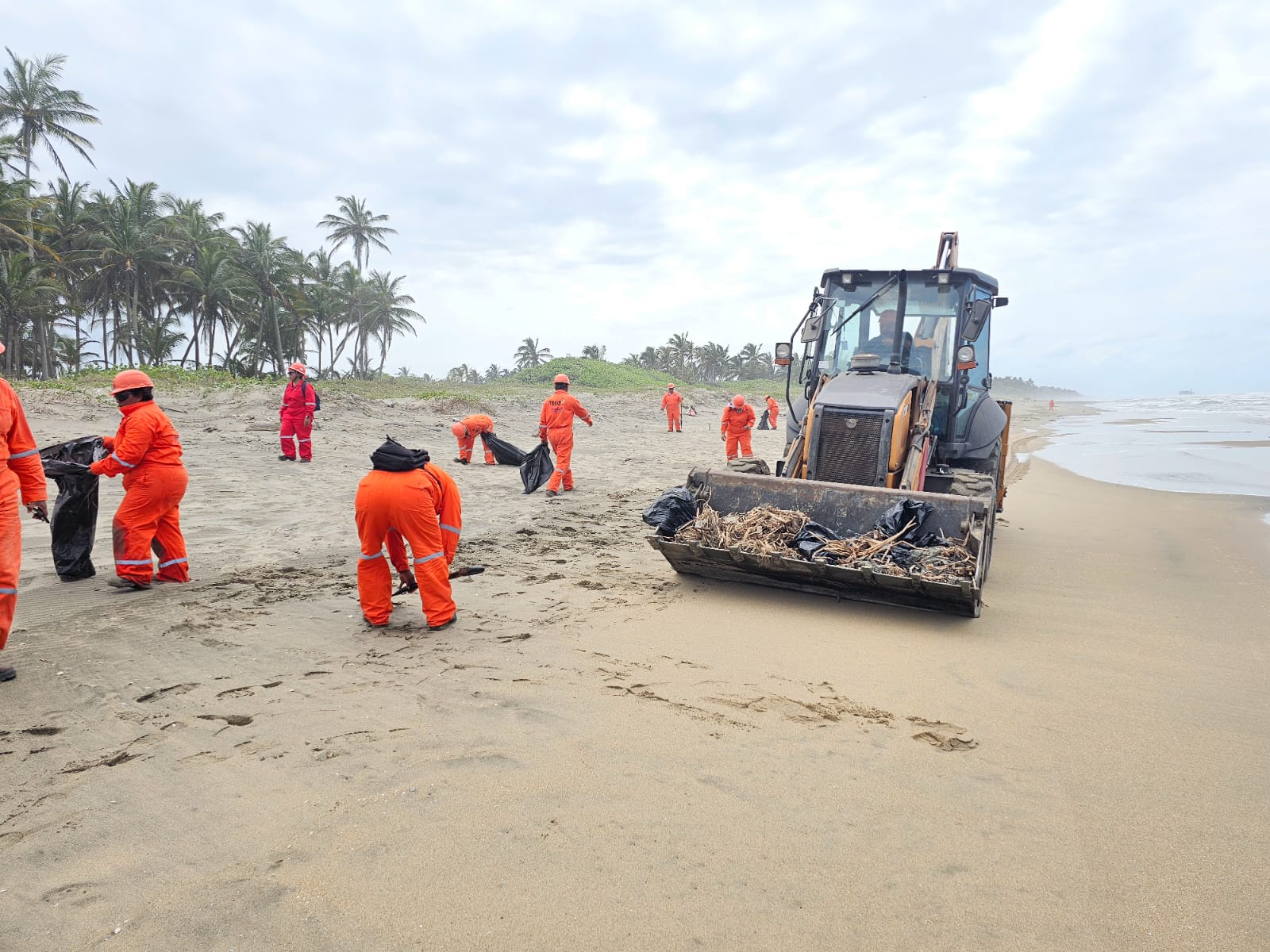 SEMADES verifica avances en saneamiento de playas de Cárdenas