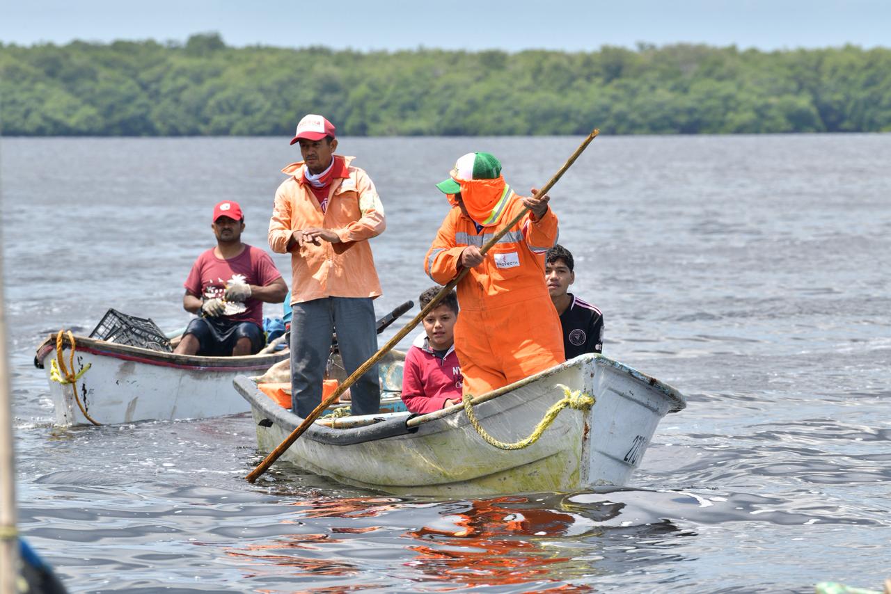 cosecha de mojarra y ostión del programa Pescando Vida