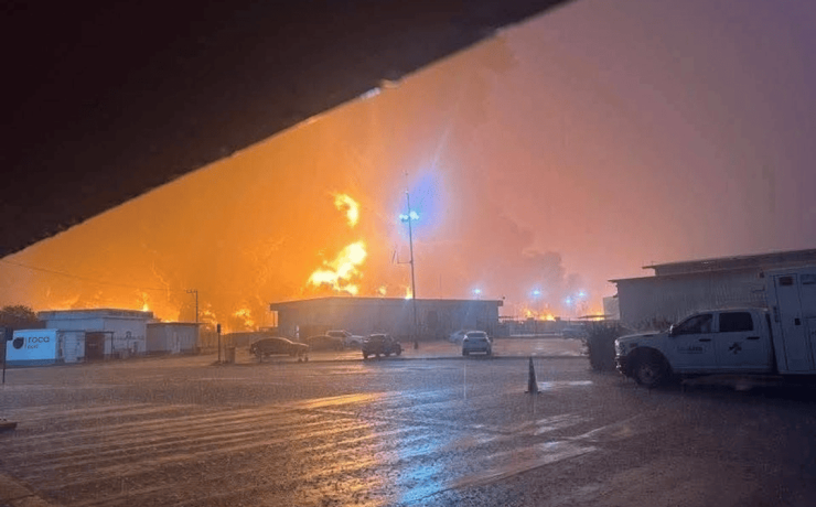 incendio en exterior de la refinería Olmeca de Dos Bocas