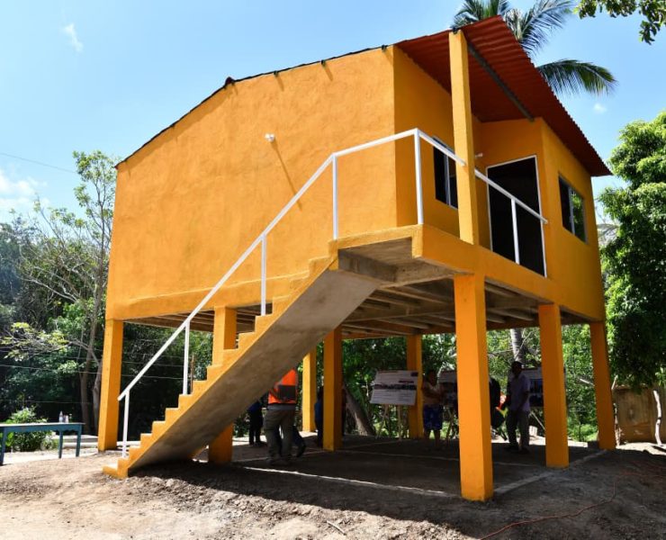 25 casas de palafito construidas por el Gobierno del Pueblo