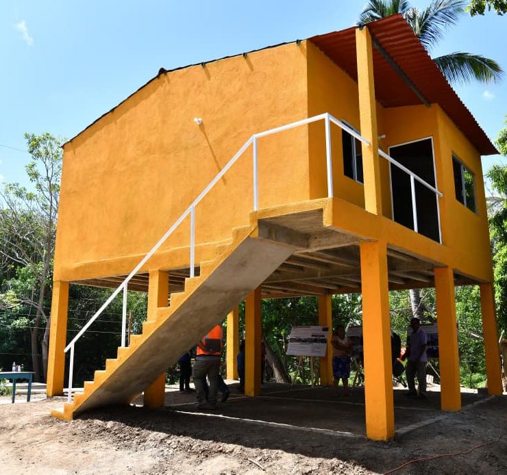 25 casas de palafito construidas por el Gobierno del Pueblo