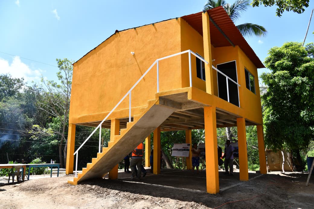 25 casas de palafito construidas por el Gobierno del Pueblo