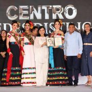 Centro reconoce a embajadoras como Huéspedes Distinguidas
