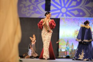 Elegancia, tradición y solidaridad se fusionan en la Elegancia en Pasarela de solidaridad, uno de los eventos más emotivos de la Preferia Tabasco 2026.