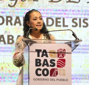 Elegancia en Pasarela de solidaridad reúne moda, tradición y causa social