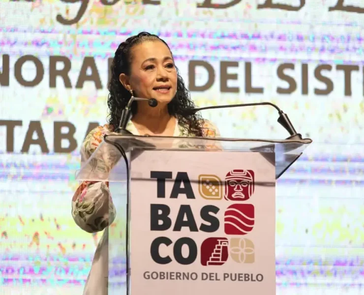 Elegancia en Pasarela de solidaridad reúne moda, tradición y causa social