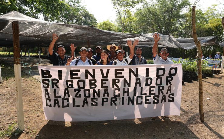 En su visita a los Centros de Aprendizaje Campesino en Macuspana