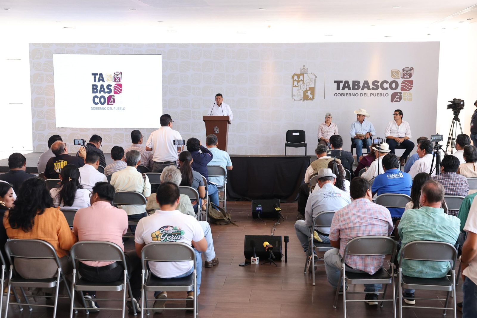 Javier May anuncia visita de titular de la SEP a Tabasco