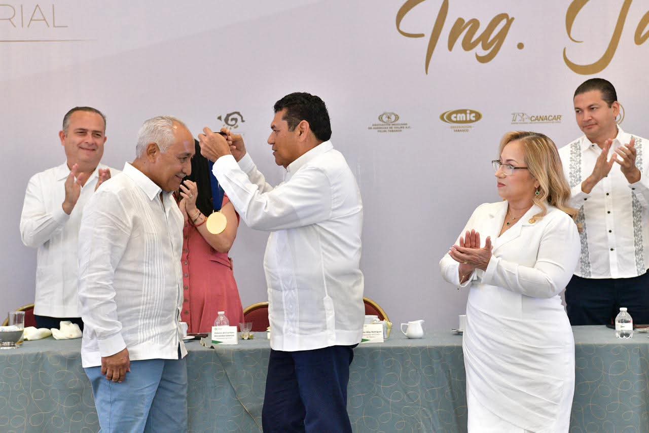 Medalla al Mérito Empresarial 2025