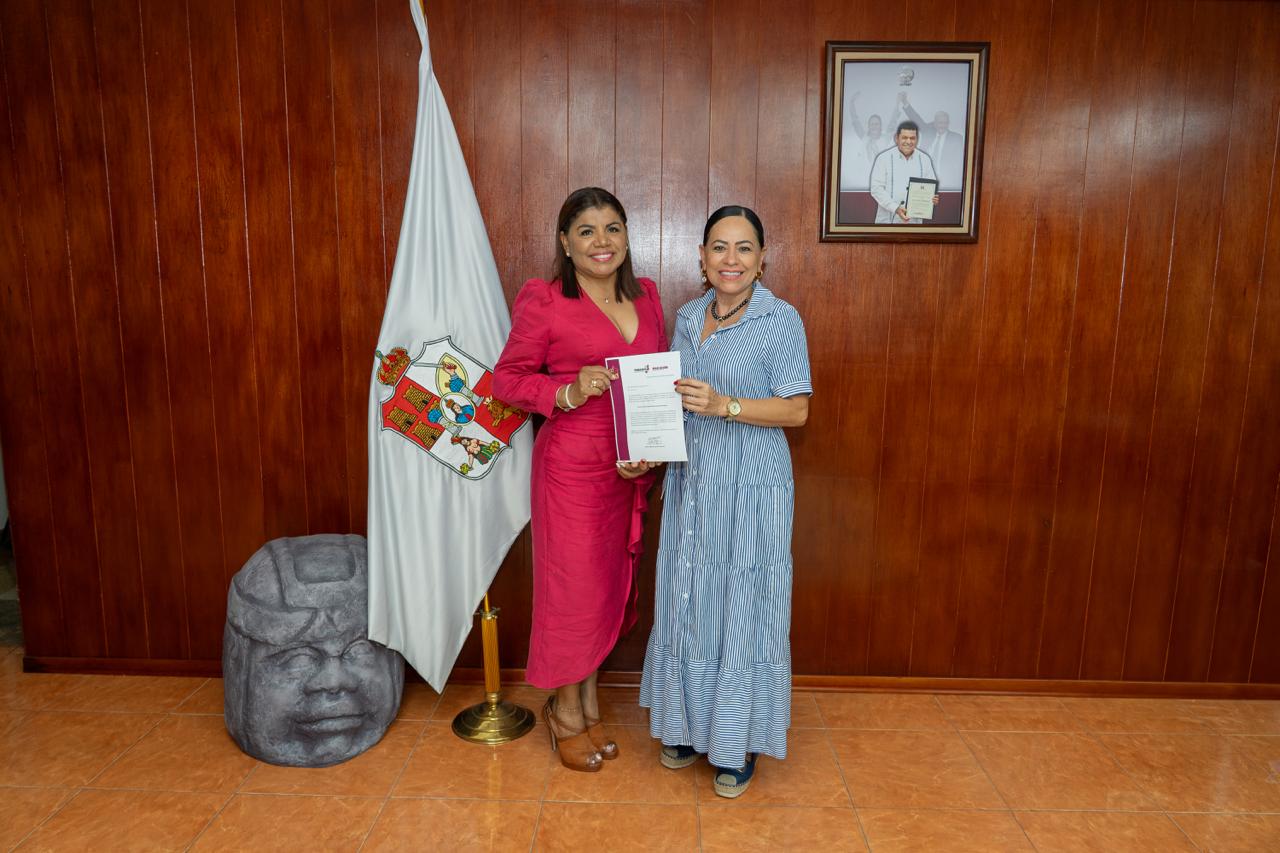 Nombran nueva titular en el Departamento de Escuelas Normales