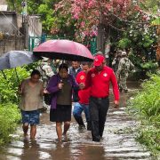 Persisten lluvias y vientos en Tabasco