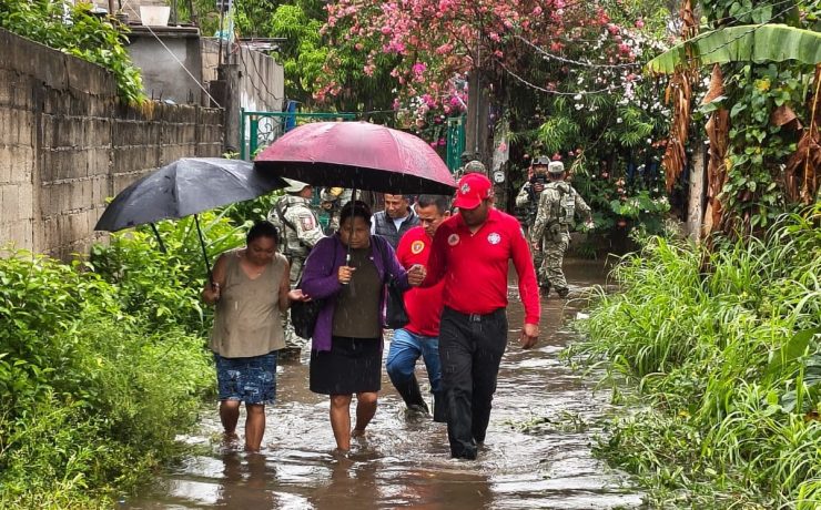 Persisten lluvias y vientos en Tabasco
