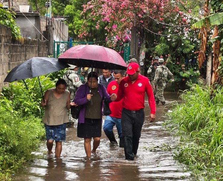 Persisten lluvias y vientos en Tabasco
