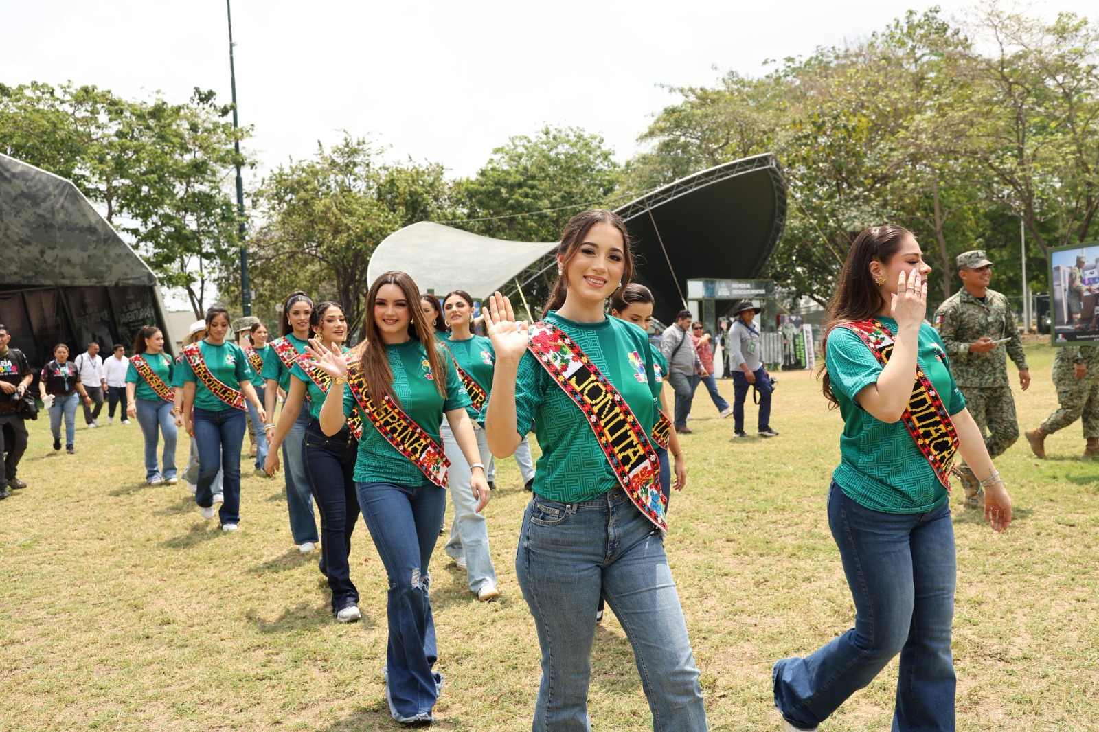 Recorrido encabezado por la Flor de Oro 2025