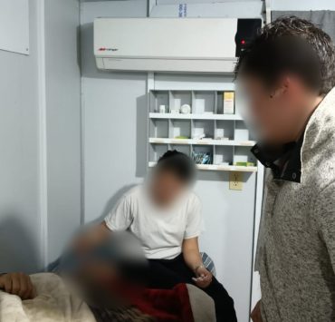 Rescatan a cuatro turistas en playa de Centla