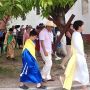 Viacrucis de la Iglesia San José Obrero en Infonavit Atasta