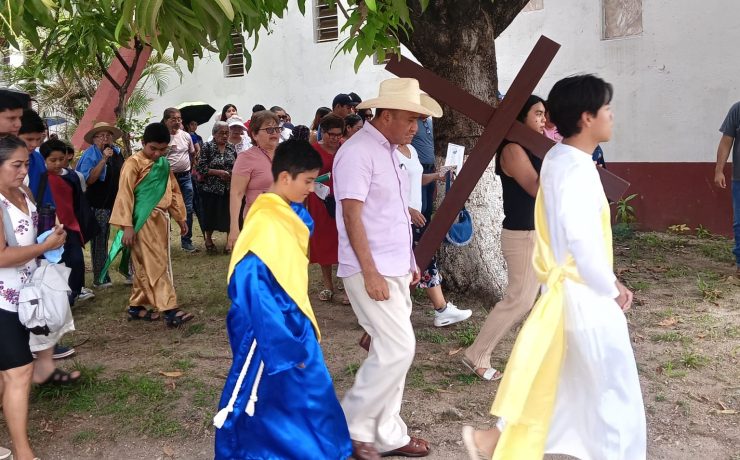 Viacrucis de la Iglesia San José Obrero en Infonavit Atasta