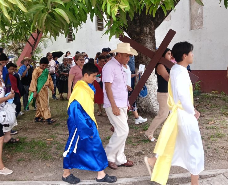 Viacrucis de la Iglesia San José Obrero en Infonavit Atasta