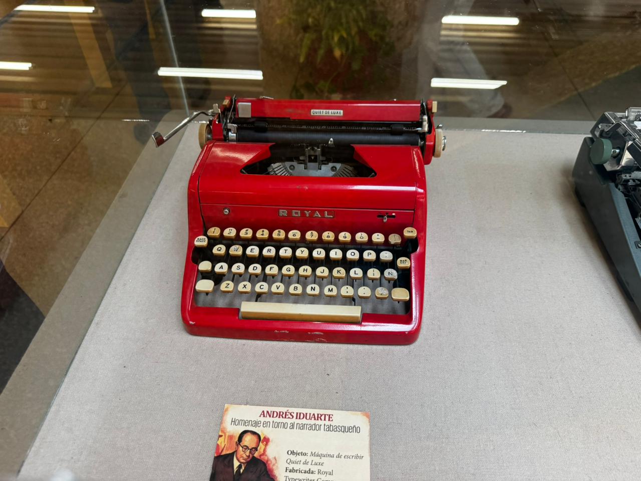 poeta Castillo en su casa