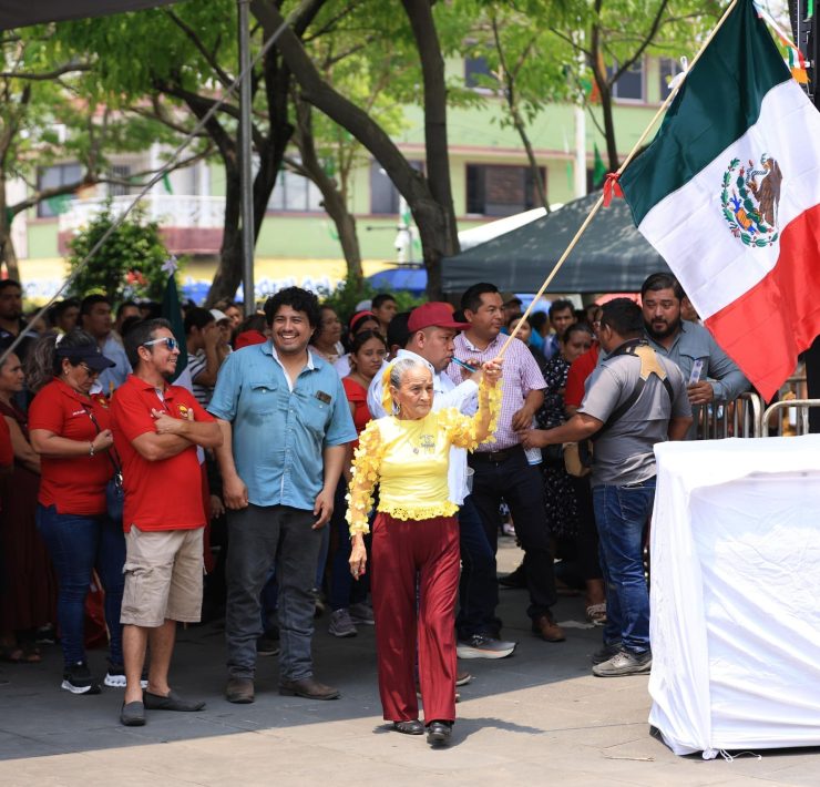 Abarrotan Plaza de Armas en apoyo de Sheinbaum y Javier May