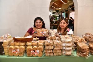  El stand de Emiliano Zapata brilló con su riqueza histórica y cultural durante el Quinto día de la 'Fiesta del Pueblo', destacando como parte del epicentro artístico en la Feria Tabasco 2026.