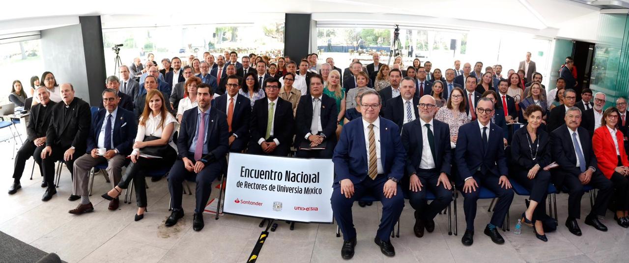 Debaten universidades adaptación tecnológica