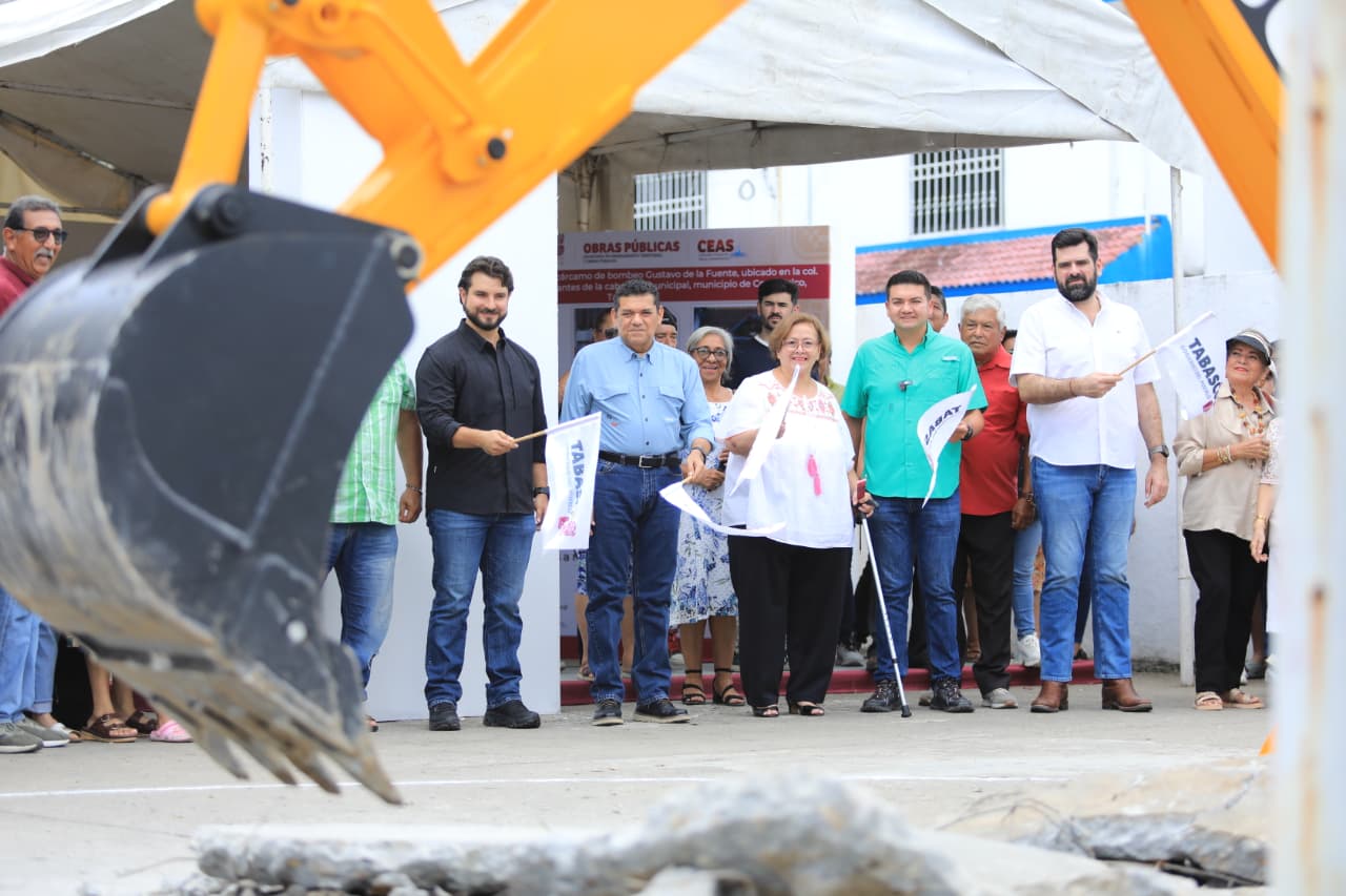 Entrega Javier May obras de infraestructura caminera y rehabilitación de cárcamos