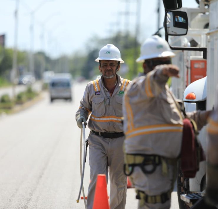 Inician mantenimiento de la red eléctrica en Macuspana