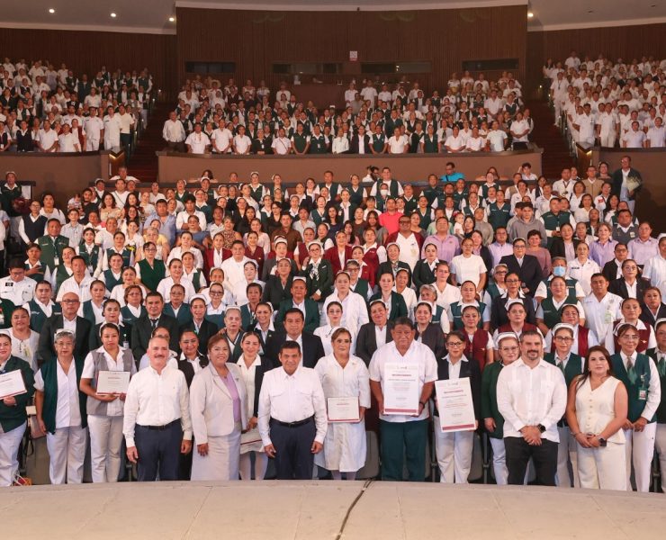 Javier May reconoce la vocación y entrega del personal de enfermería en Tabasco