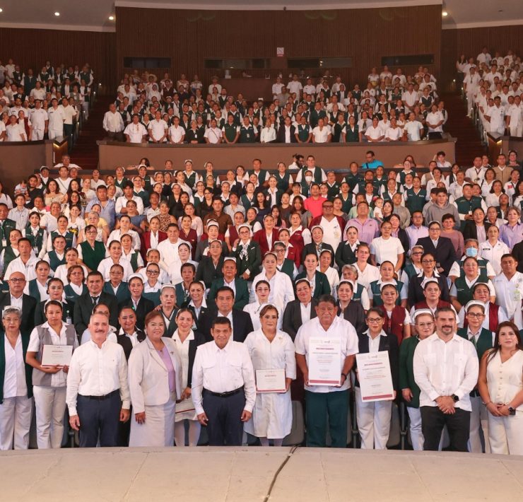 Javier May reconoce la vocación y entrega del personal de enfermería en Tabasco