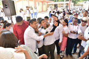 Las obras de infraestructura en el municipio de Centro incluyen pavimentación, drenaje, agua potable y modernización del alumbrado público con una inversión superior a 400 millones de pesos.