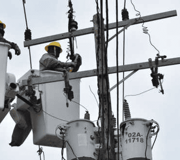 SEMADES y CFE restablecen de manera gradual el servicio eléctrico