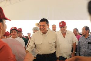 El gobernador Javier May Rodríguez entregó constancias del programa Crédito Porcino a la Palabra, una estrategia que busca fortalecer la producción local y consolidar la soberanía alimentaria en Tabasco.