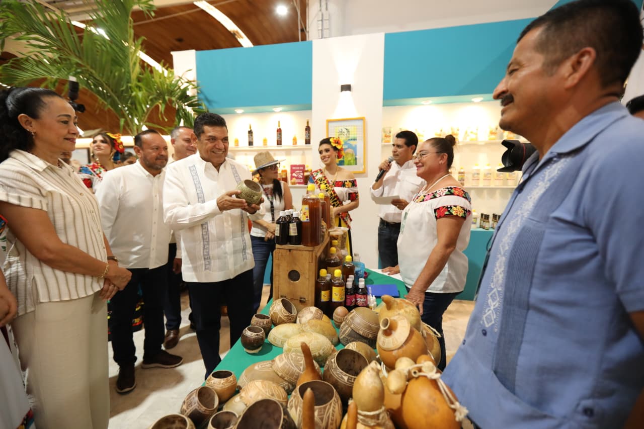 Los primeros dos stands de la Feria Tabasco