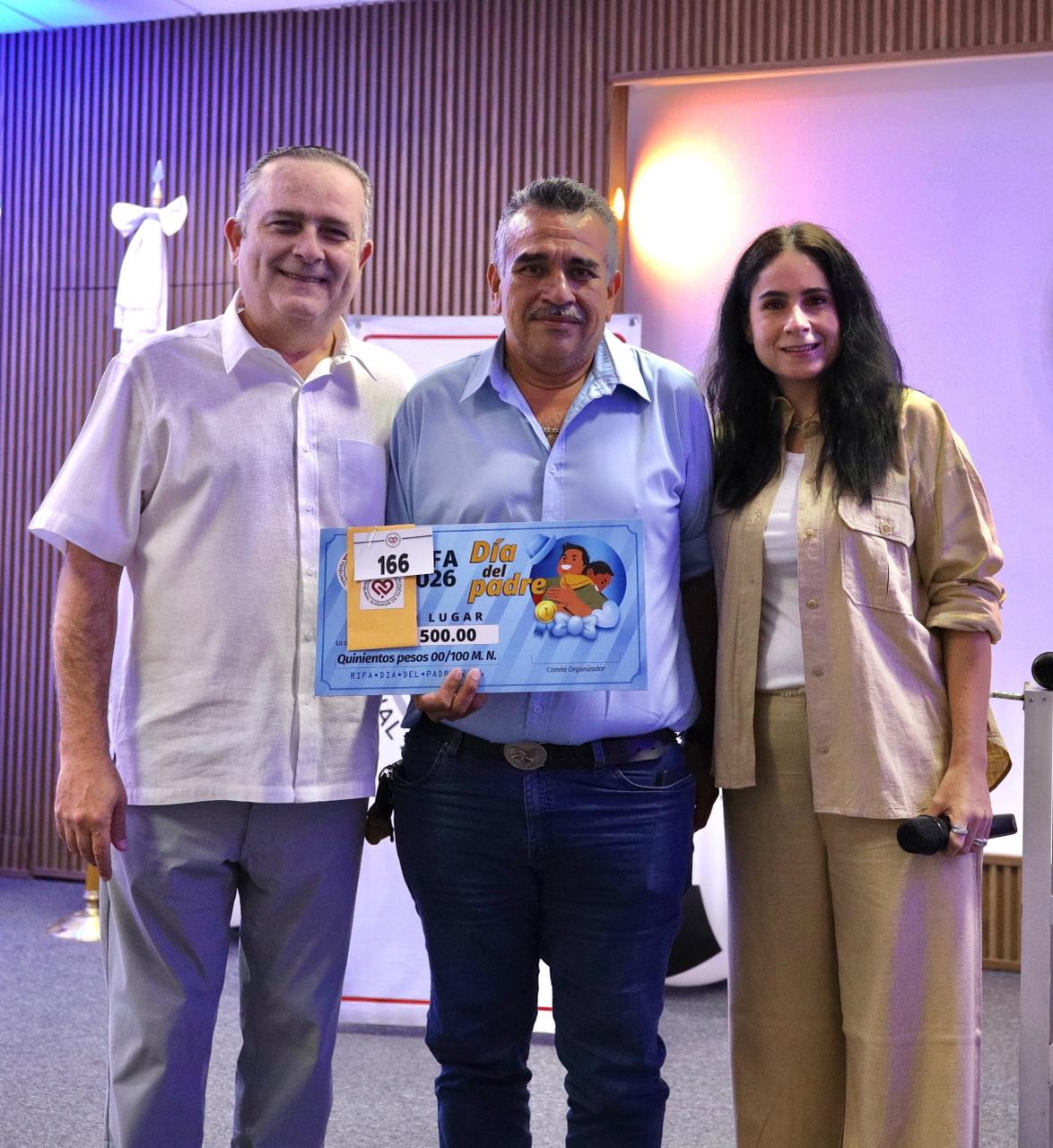 Reconocimiento al compromiso familiar y laboral