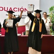 Constancias a profesionistas que concluyen estudios fortalecen la formación de servidores públicos