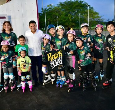 Entrega Javier May nuevo Patinódromo
