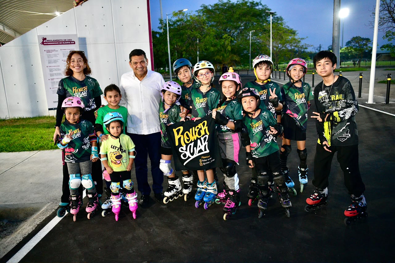 Entrega Javier May nuevo Patinódromo