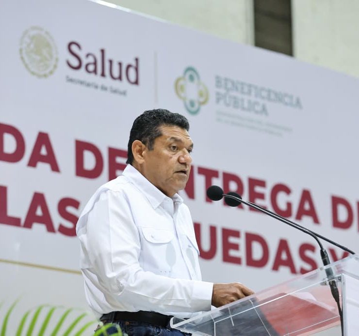 Entregan aparatos funcionales y lentes a personas con discapacidad en Tabasco