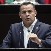 Erubiel Alonso deja el PRI tras 30 años y se suma a MC rumbo a la alcaldía de Centro