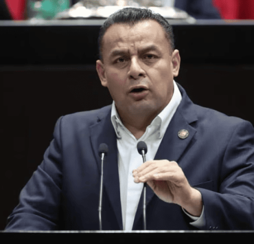 Erubiel Alonso deja el PRI tras 30 años y se suma a MC rumbo a la alcaldía de Centro