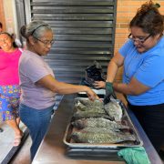 Estrena Cárdenas punto de venta de Pescando Vida