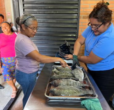 Estrena Cárdenas punto de venta de Pescando Vida